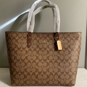 COACH SIG TOWN TOTE - NWT